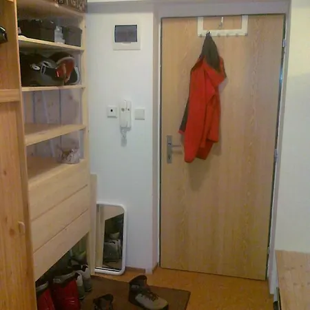 Apartment Apartman U Lesa,